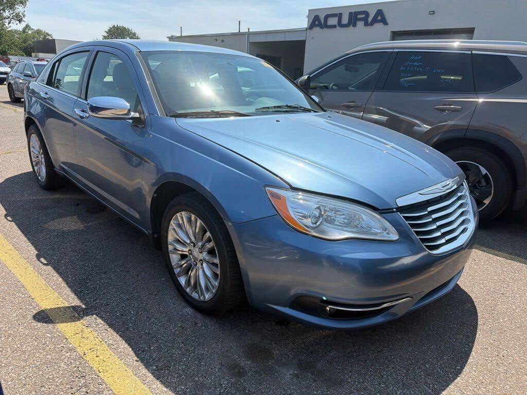 2011 CHRYSLER 200