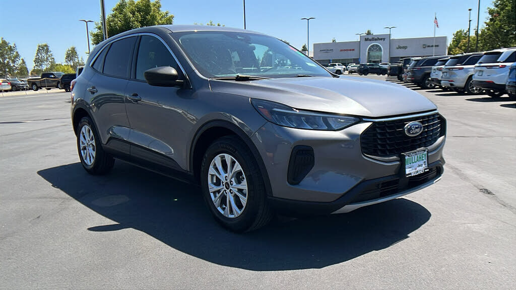 2024 FORD Escape