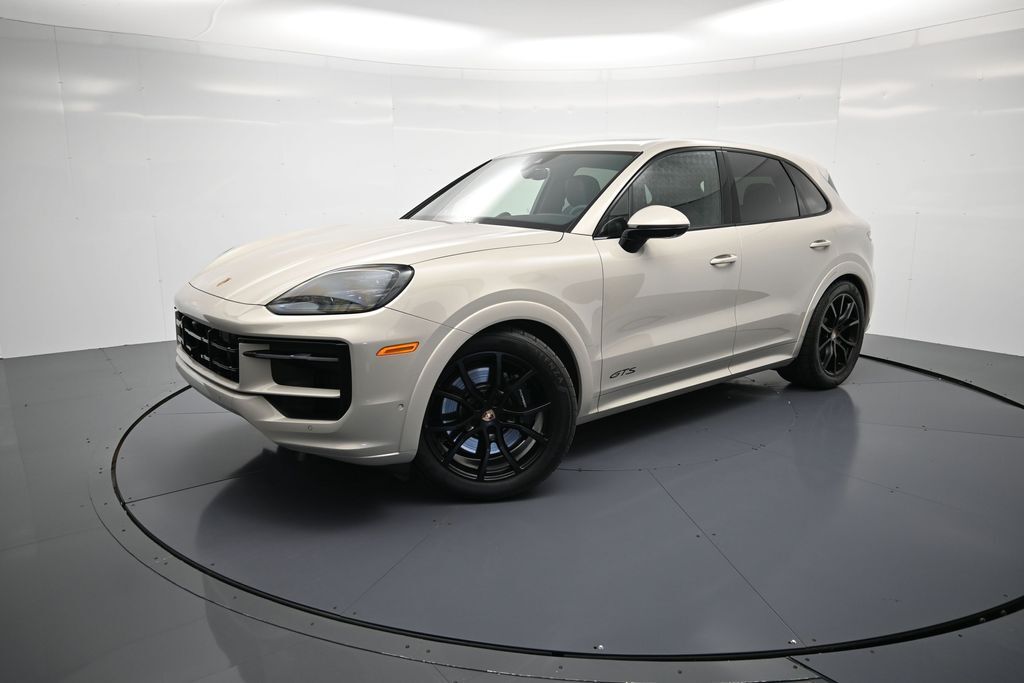 2026 PORSCHE Cayenne