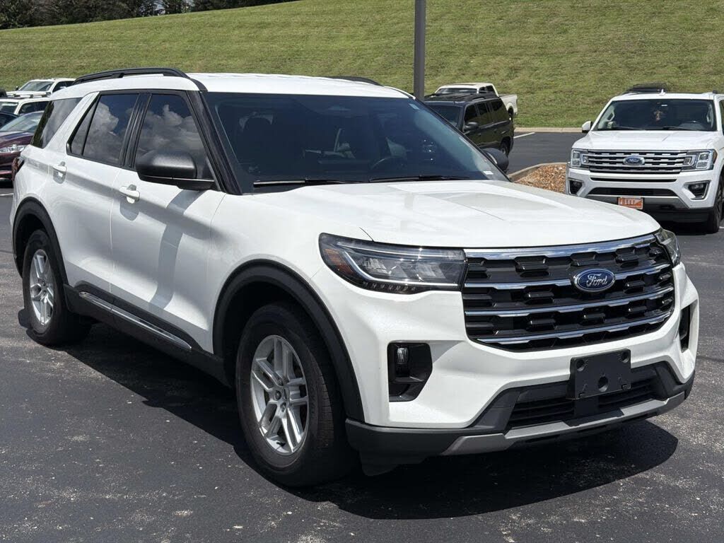 2025 FORD Explorer