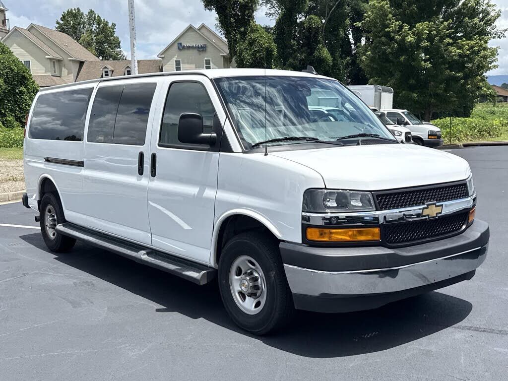 2025 CHEVROLET Express