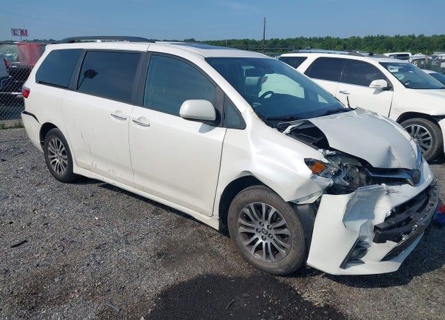 2020 TOYOTA Sienna