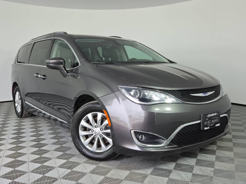 2019 CHRYSLER Pacifica