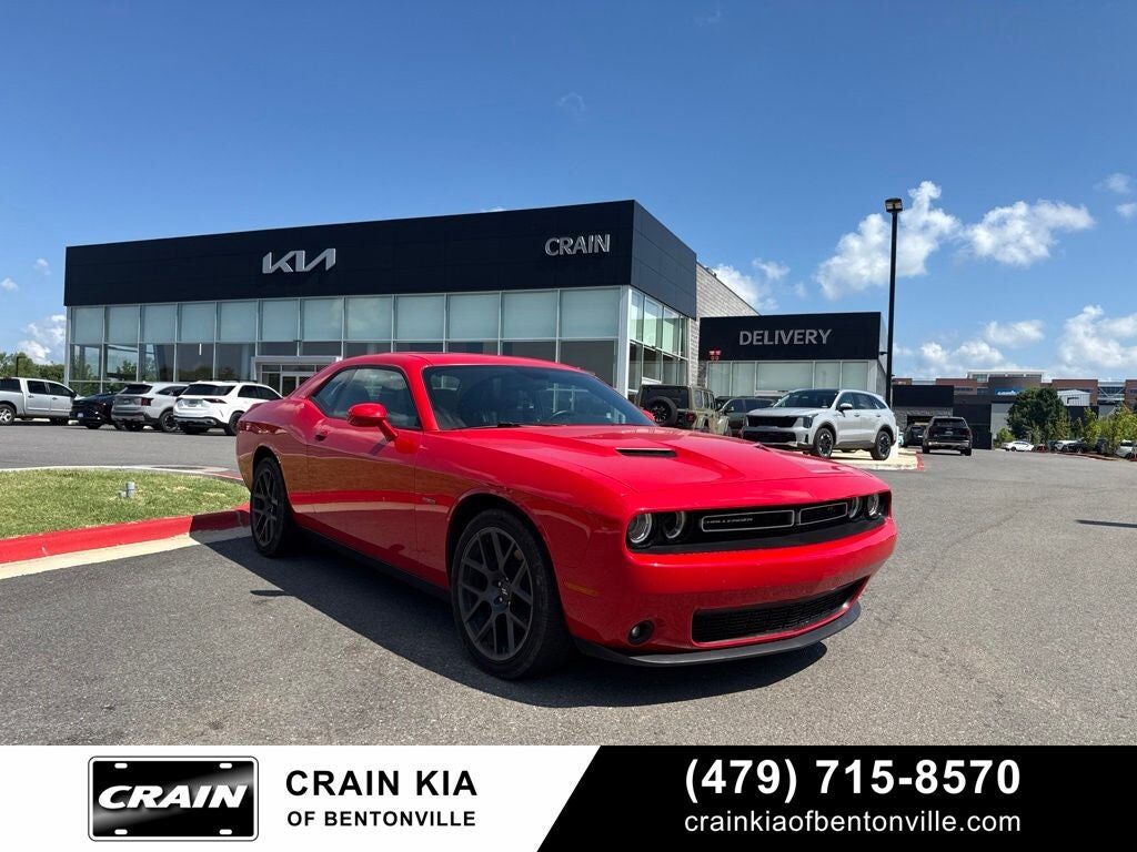 2017 DODGE Challenger