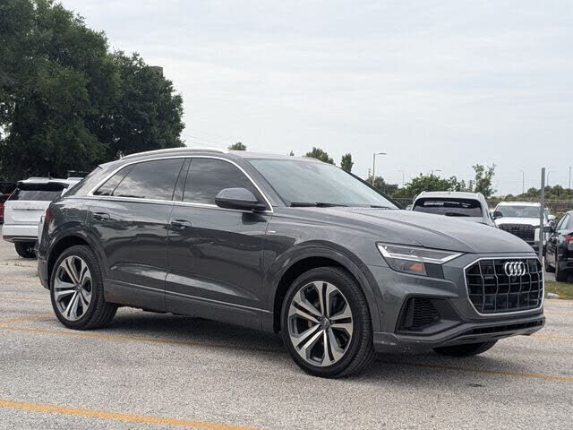 2020 AUDI Q8