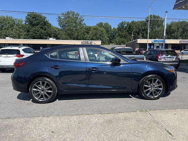 2018 MAZDA Mazda3