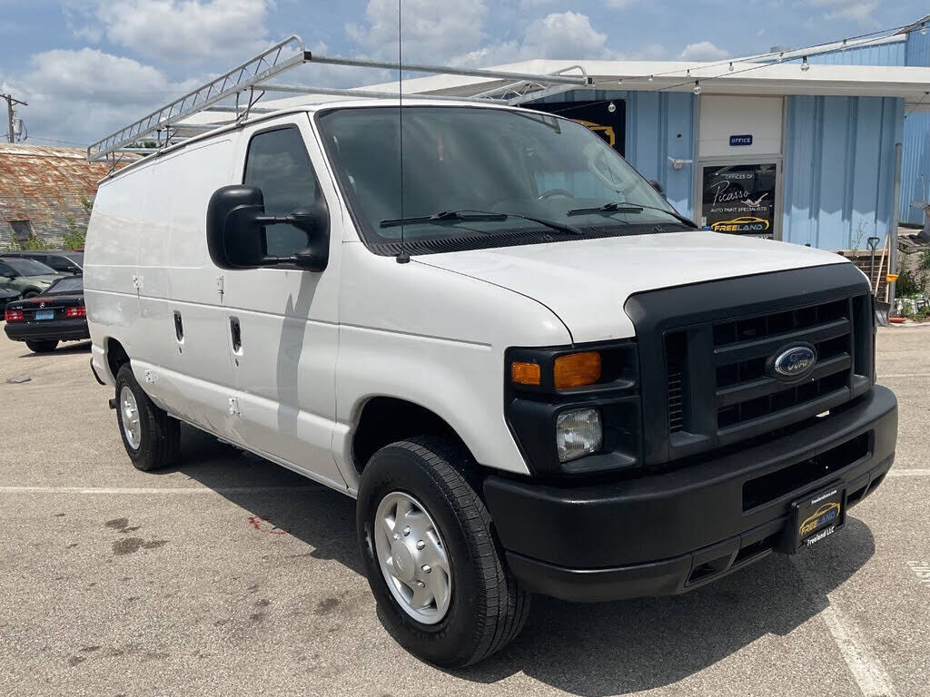2011 FORD E-350