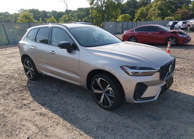 2025 VOLVO XC60