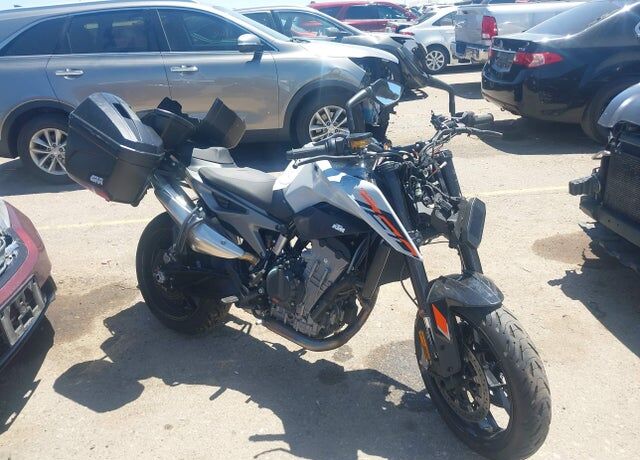 2024 KTM 790 Duke