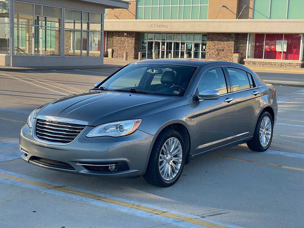 2013 CHRYSLER 200