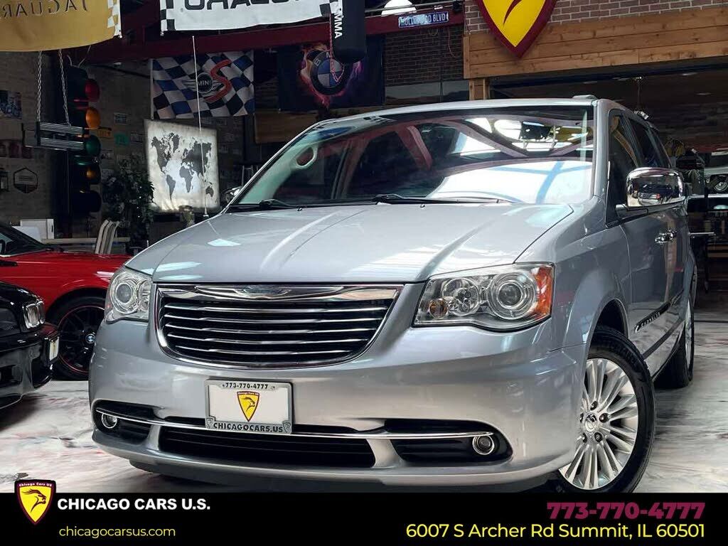 2015 CHRYSLER Town and Country