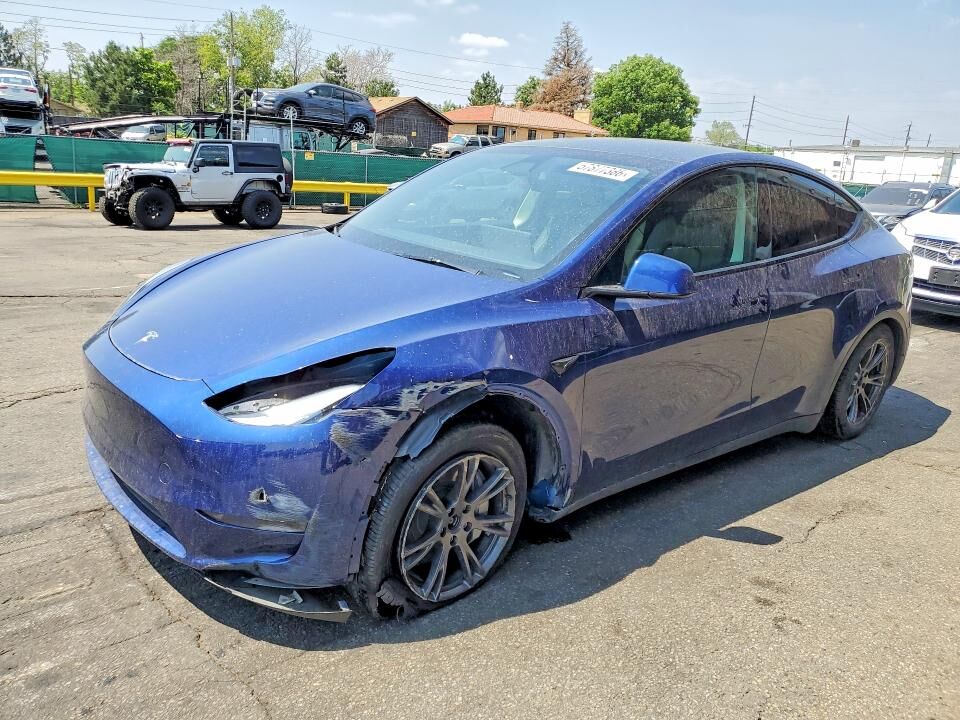 2024 TESLA Model Y