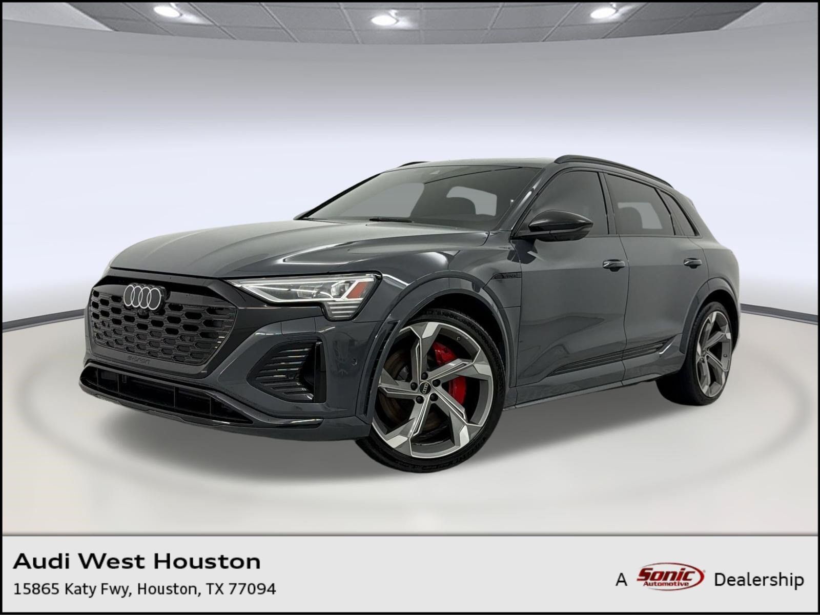 2024 AUDI SQ8