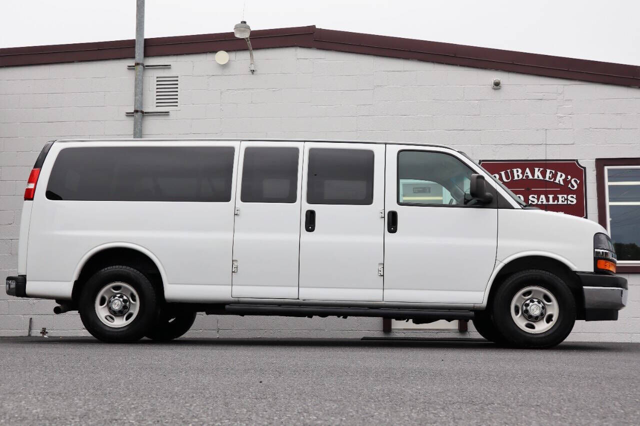 2017 CHEVROLET Express