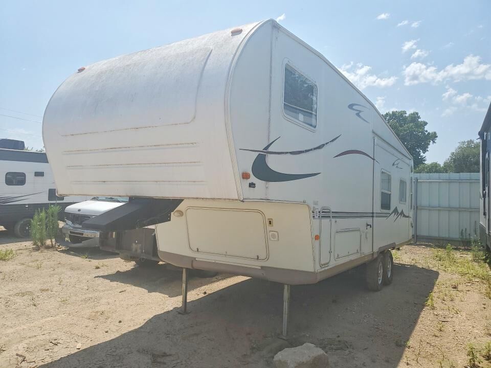 2005 FOREST RIVER Flagstaff Lite Weight Trailers