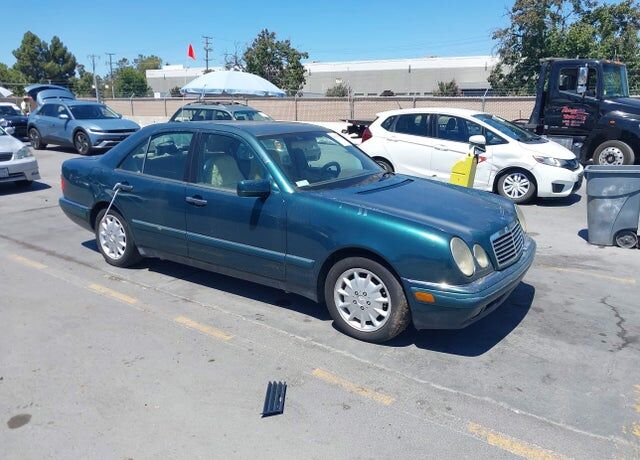 1996 MERCEDES-BENZ E-Class
