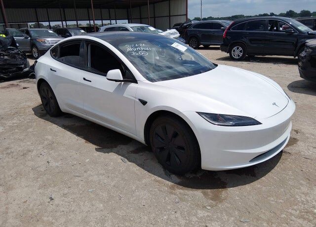 2024 TESLA Model 3