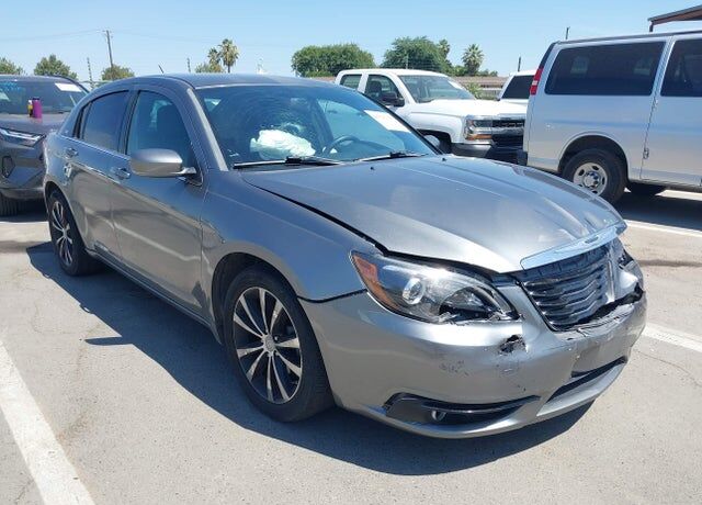 2012 CHRYSLER 200
