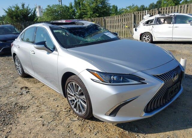 2020 LEXUS ES