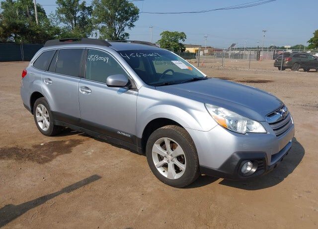 2014 SUBARU Outback