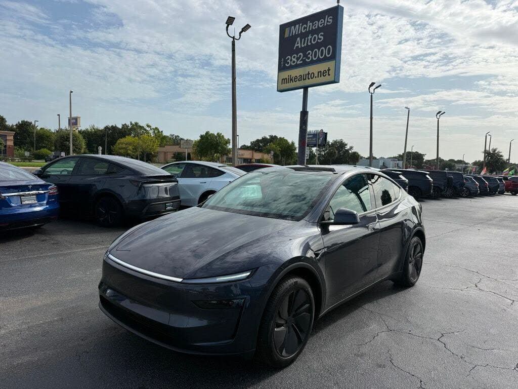 2026 TESLA Model Y