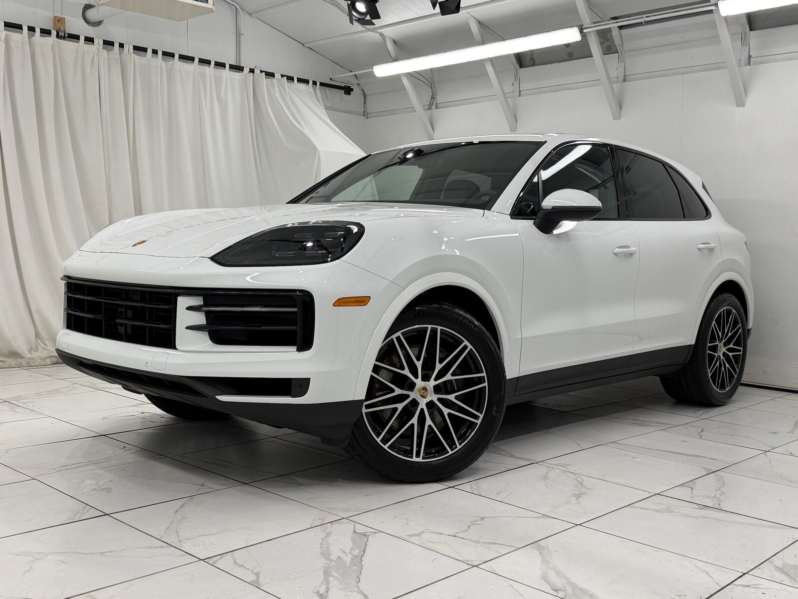 2024 PORSCHE Cayenne