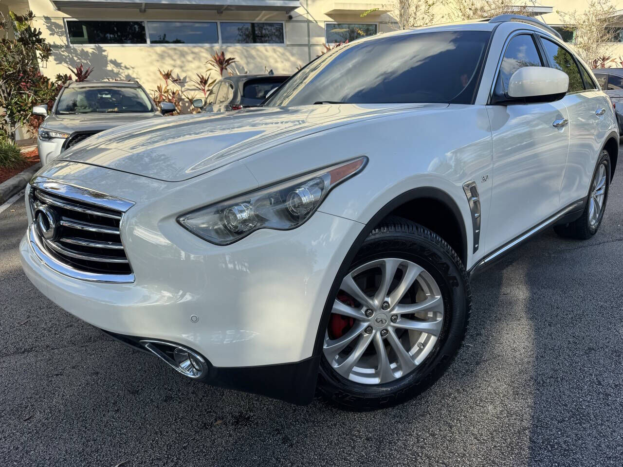 2015 INFINITI QX70