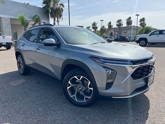 2025 CHEVROLET Trax