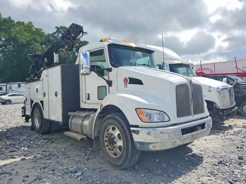 2020 KENWORTH T3 Series