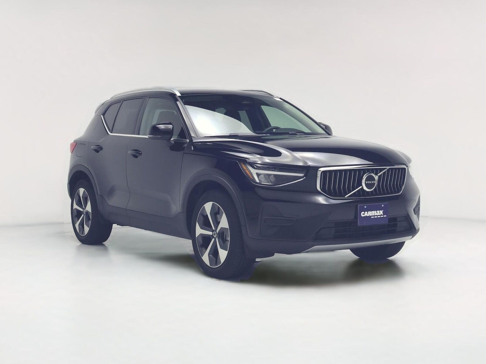 2024 VOLVO XC40