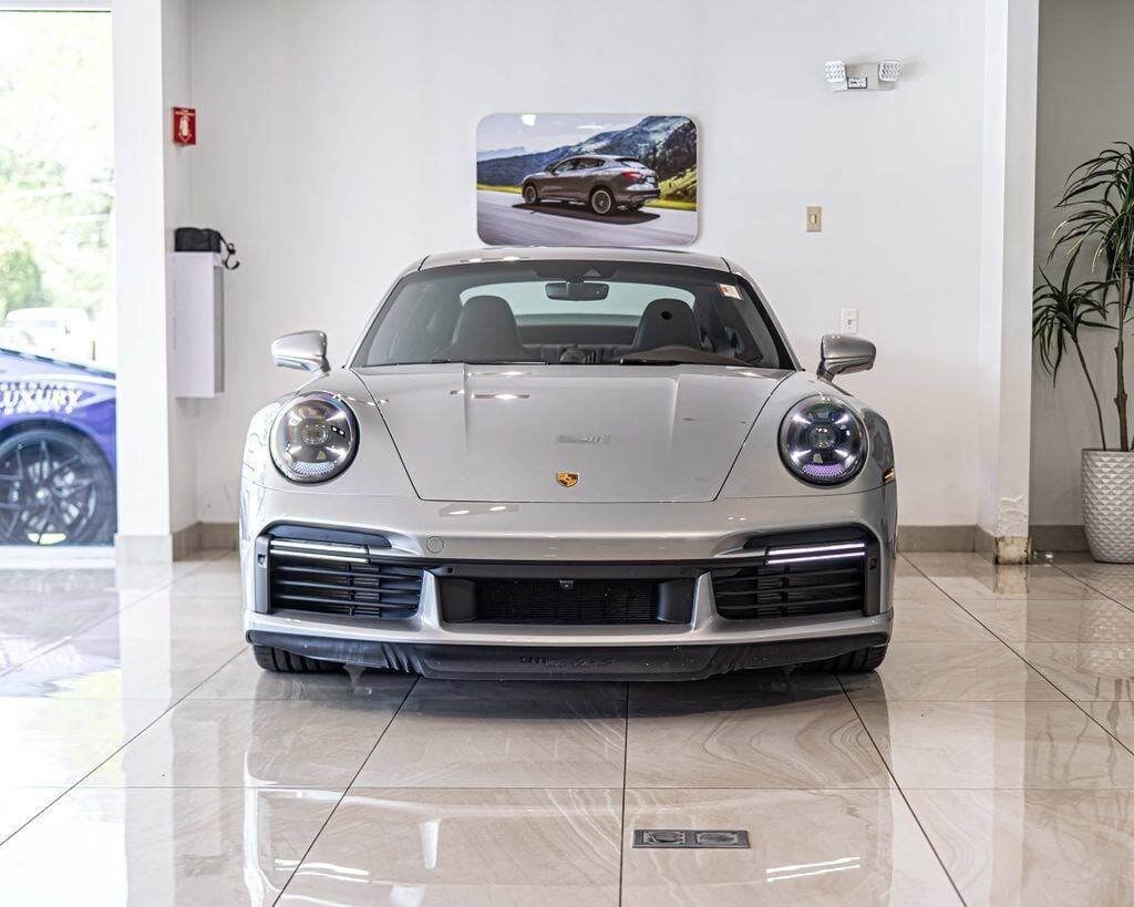 2025 PORSCHE 911