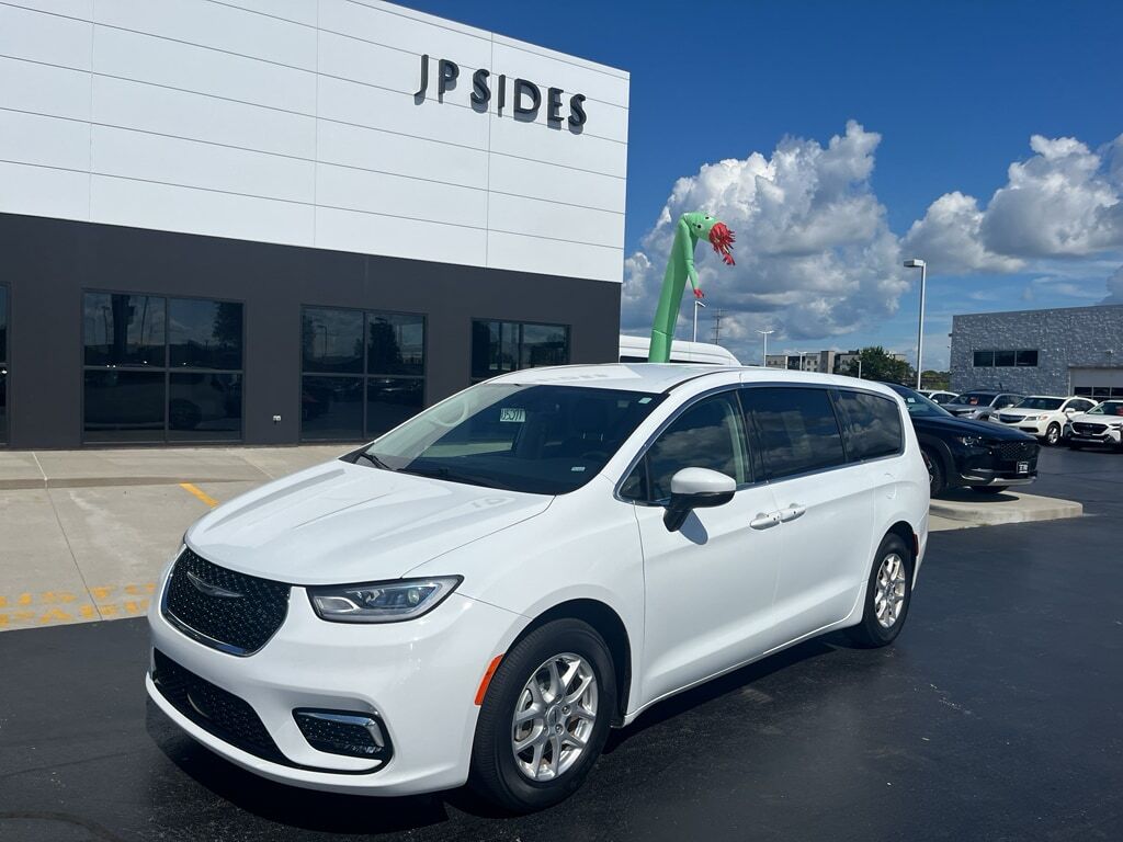 2023 CHRYSLER Pacifica