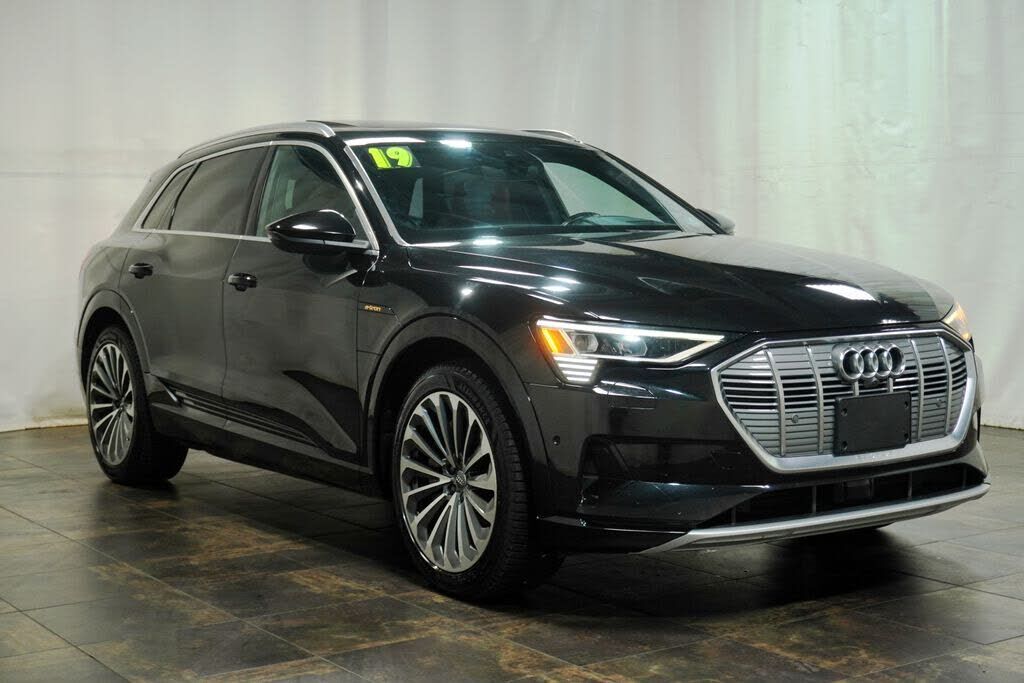 2019 AUDI e-tron