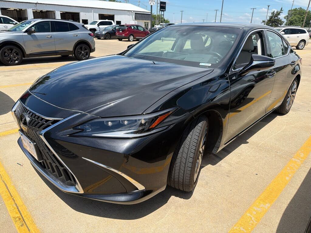 2024 LEXUS ES