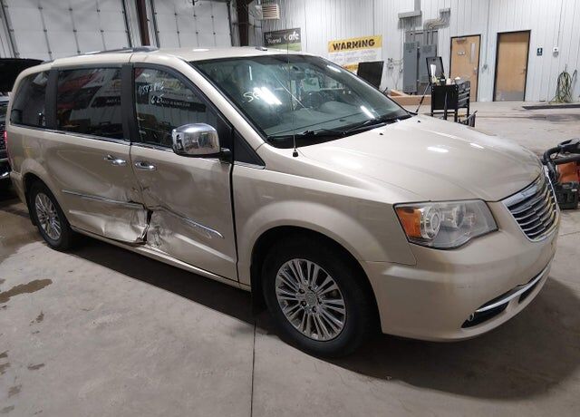 2011 CHRYSLER Town and Country