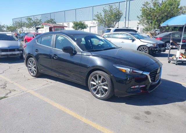 2018 MAZDA Mazda3
