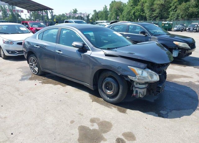 2010 NISSAN Maxima