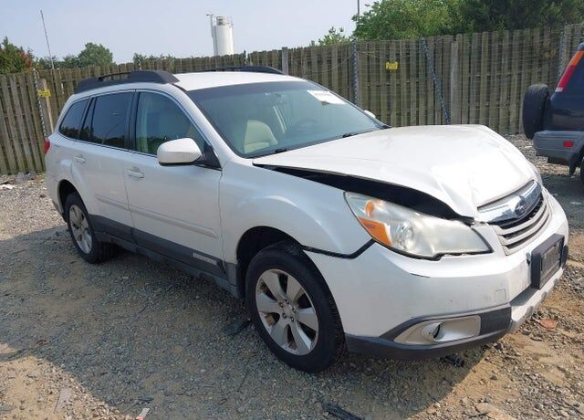 2012 SUBARU Outback