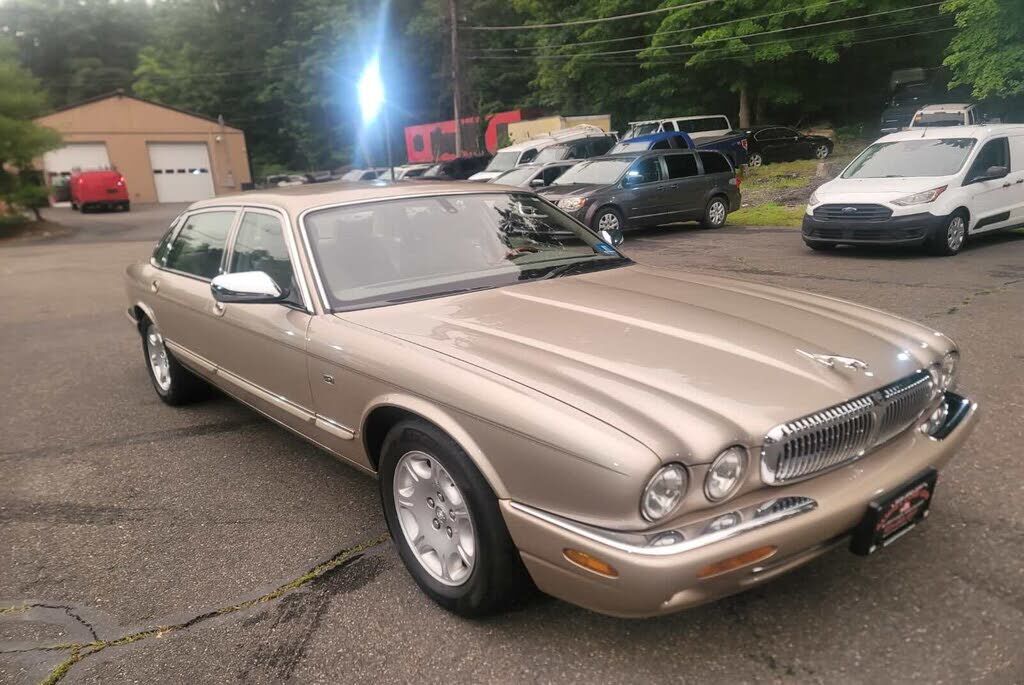 2001 JAGUAR Vanden Plas