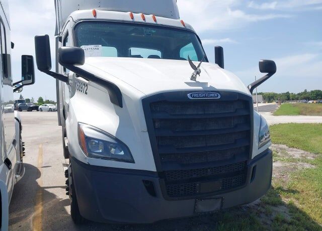 2019 FREIGHTLINER New Cascadia 116" Day cab