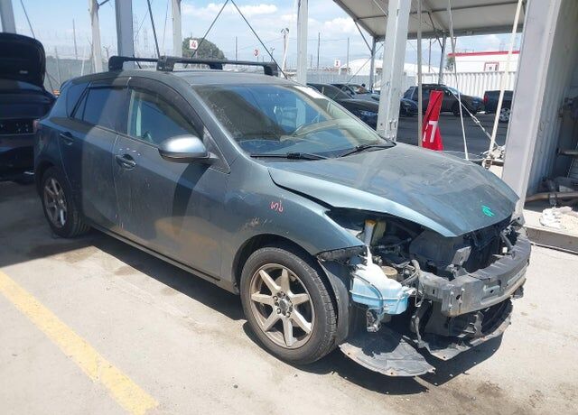2012 MAZDA Mazda3