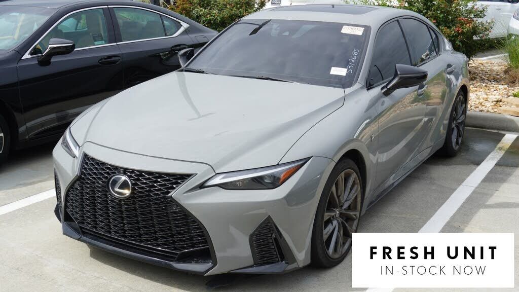 2025 LEXUS IS