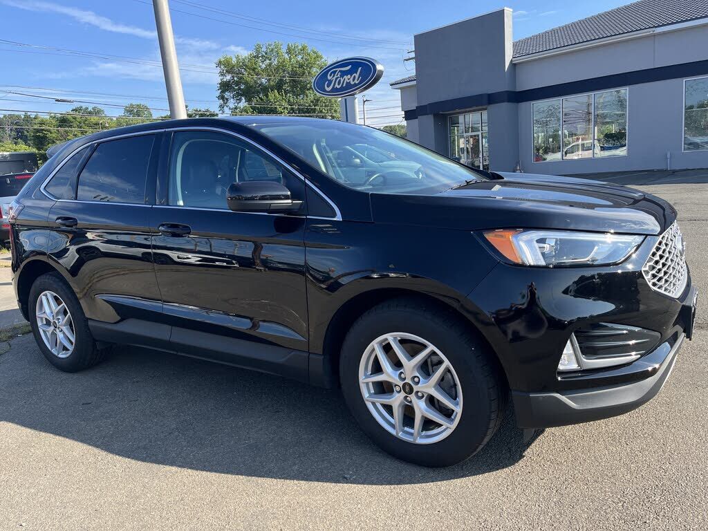 2023 FORD Edge