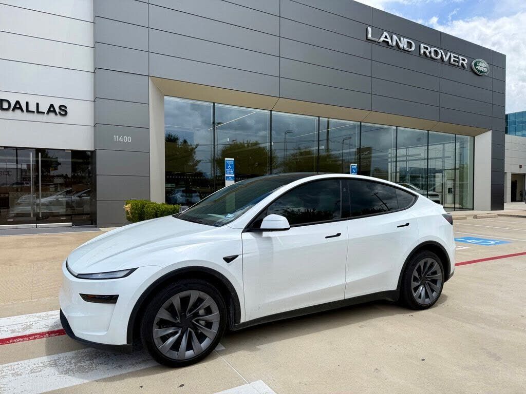 2026 TESLA Model Y