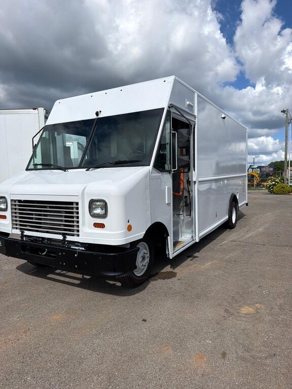2019 FORD E-450