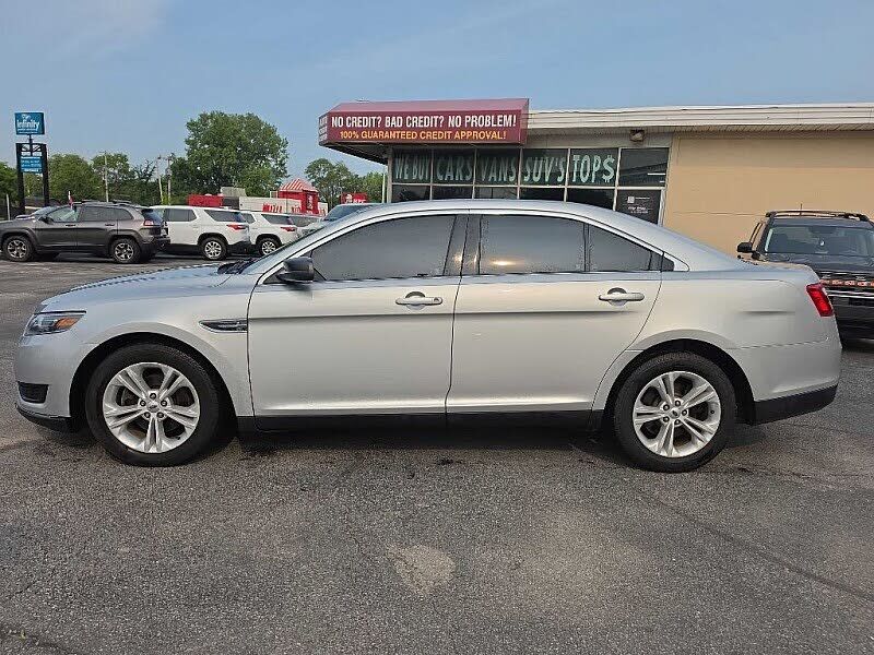 2017 FORD Taurus