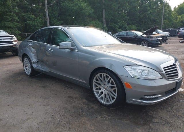 2013 MERCEDES-BENZ S-Class