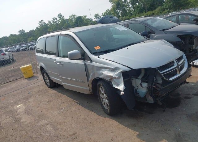 2012 CHRYSLER Town and Country