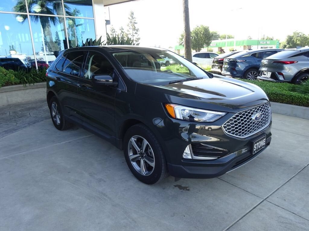 2023 FORD Edge