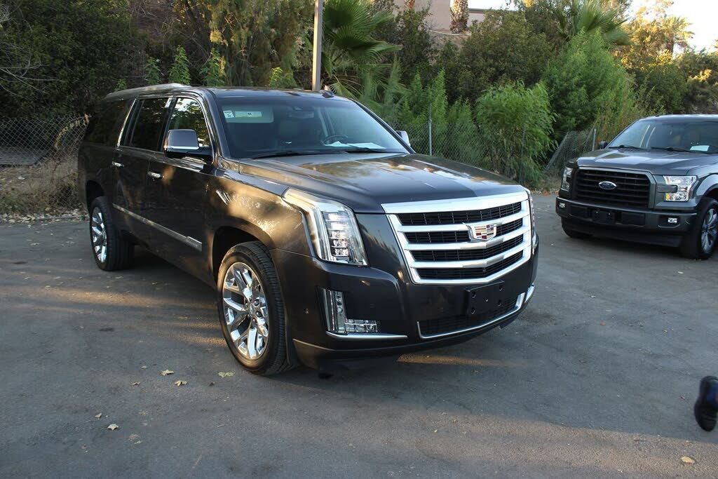 2017 CADILLAC Escalade ESV
